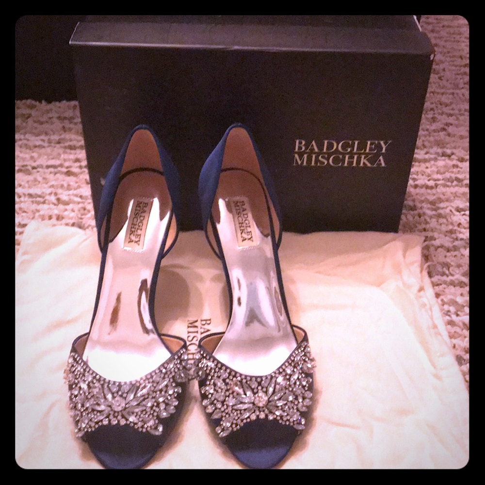 Used Badgley Mischka Heels - great wedding shoes!